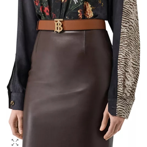 Burberry Black or Brown Reversible Belt with Gold Buckle - Picture 6 of 9